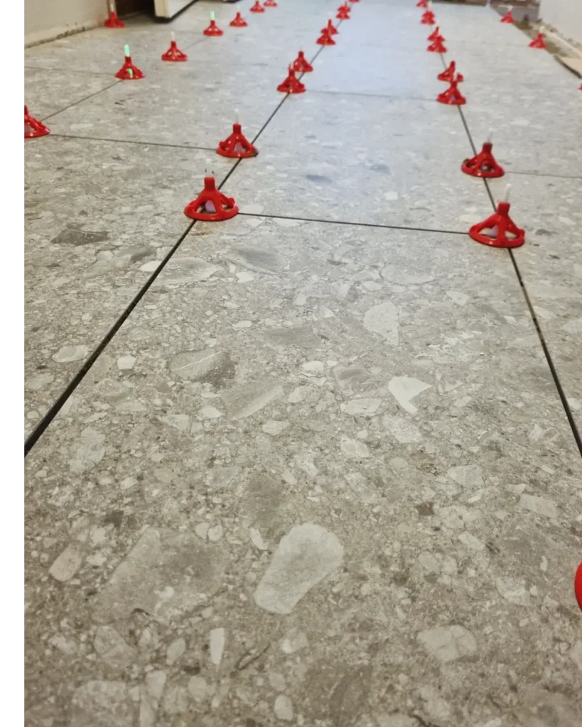 Lattian asennukset Pinta taituri